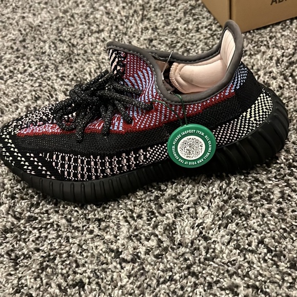 Yeezy boost 350 v2 yecheil - Picture 2 of 6